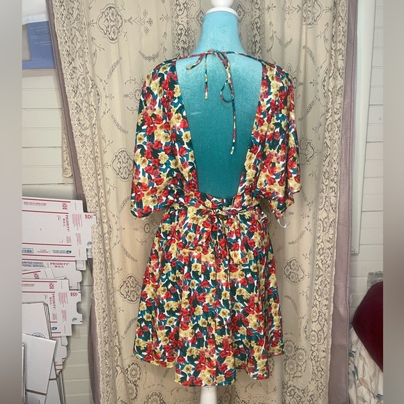 Floral low cut sundress - Picture 3 of 4